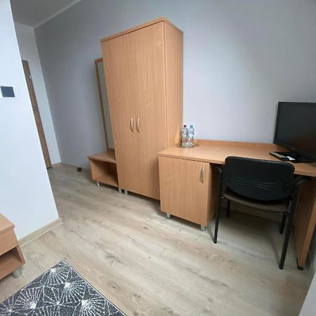Hotel Milo - Noclegi Бартошице Екстериор снимка