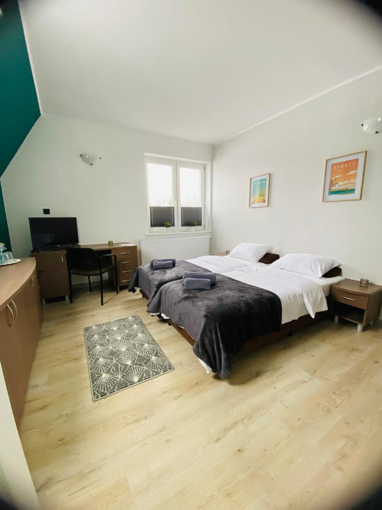 Hotel Milo - Noclegi Бартошице Екстериор снимка