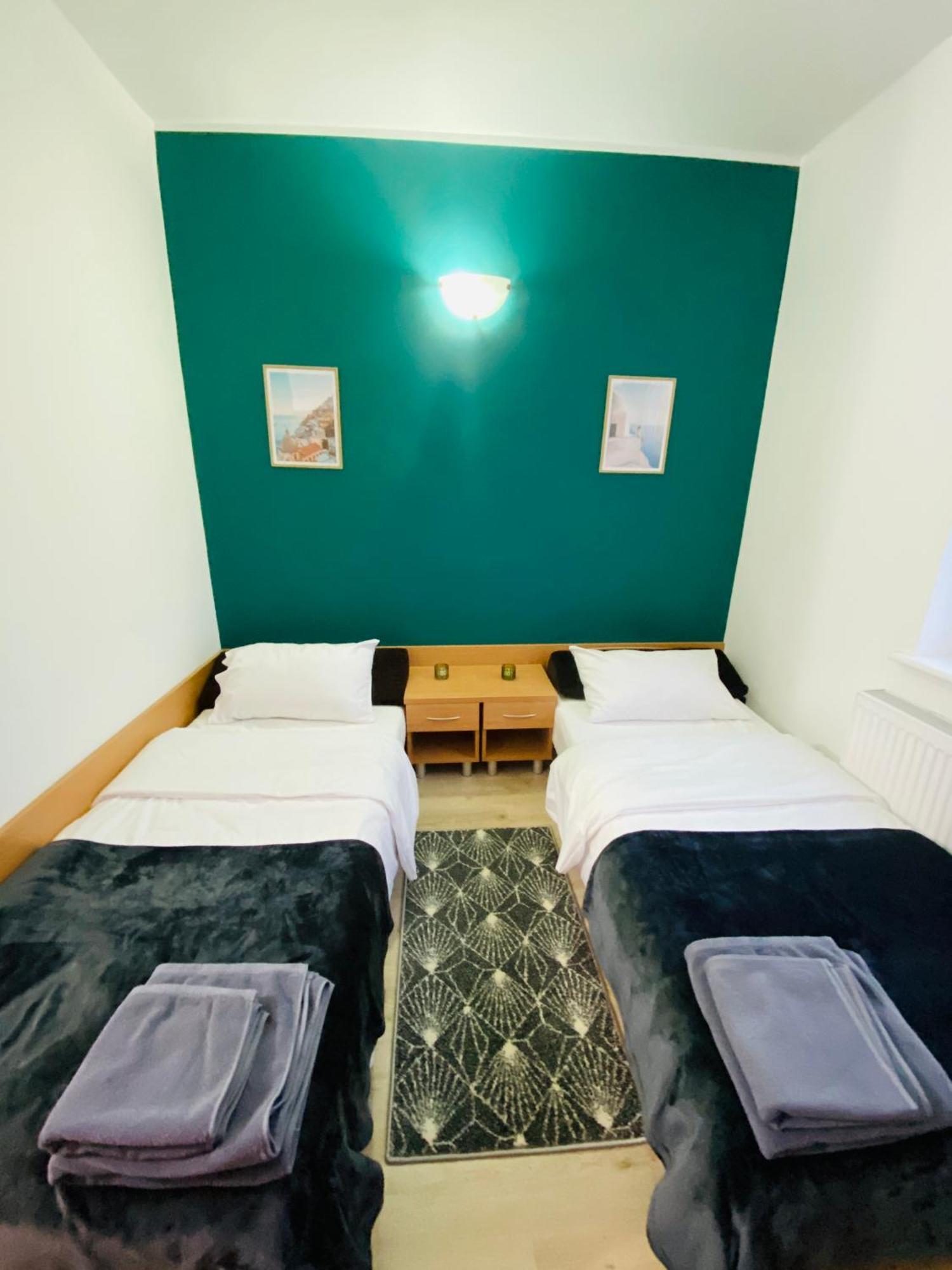 Hotel Milo - Noclegi Бартошице Екстериор снимка