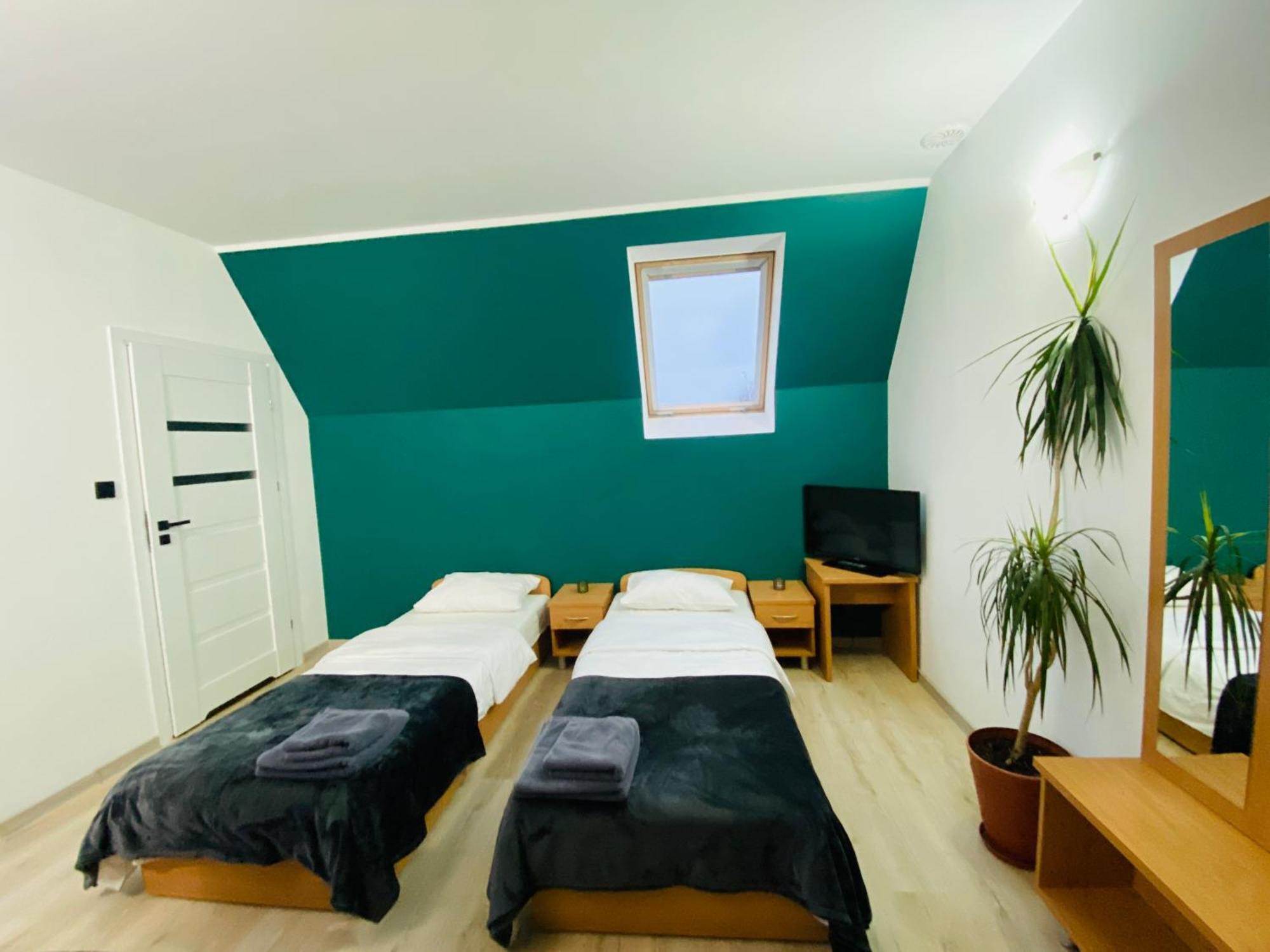 Hotel Milo - Noclegi Бартошице Екстериор снимка