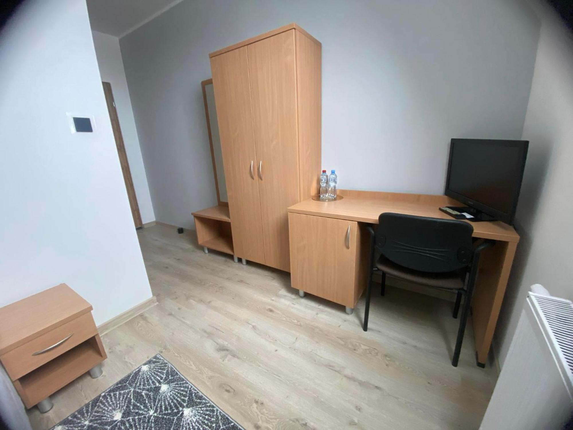 Hotel Milo - Noclegi Бартошице Екстериор снимка