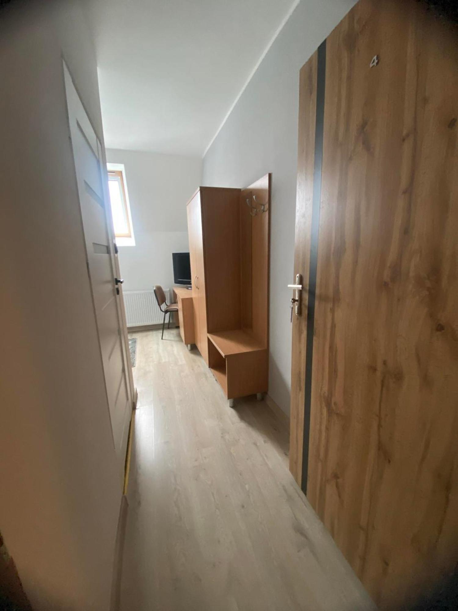 Hotel Milo - Noclegi Бартошице Екстериор снимка