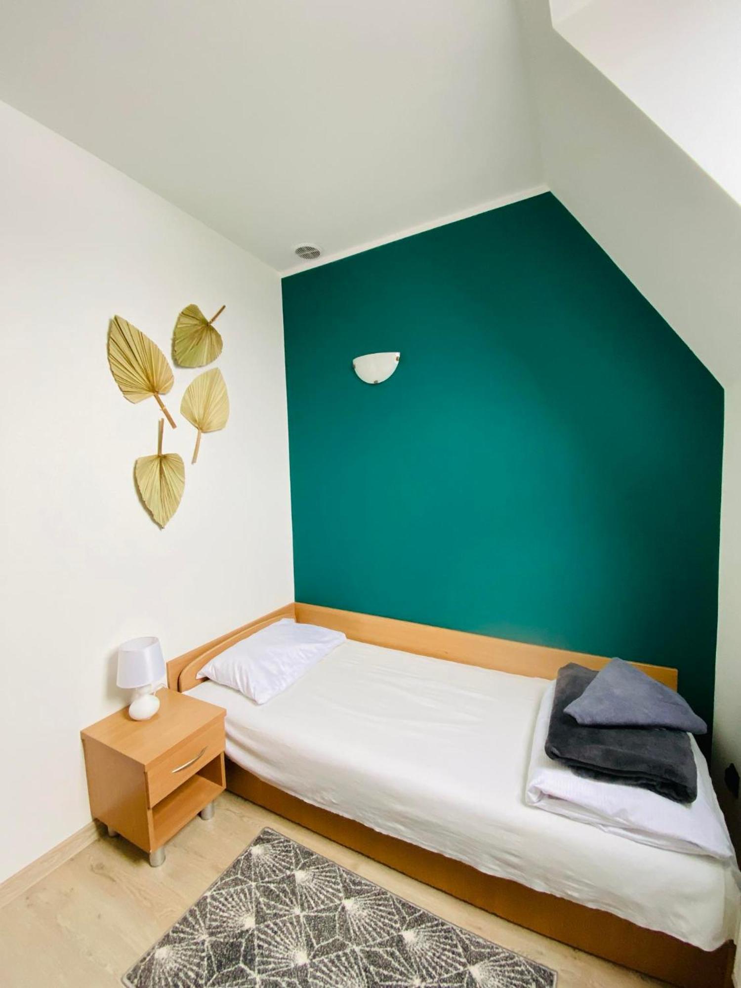 Hotel Milo - Noclegi Бартошице Екстериор снимка