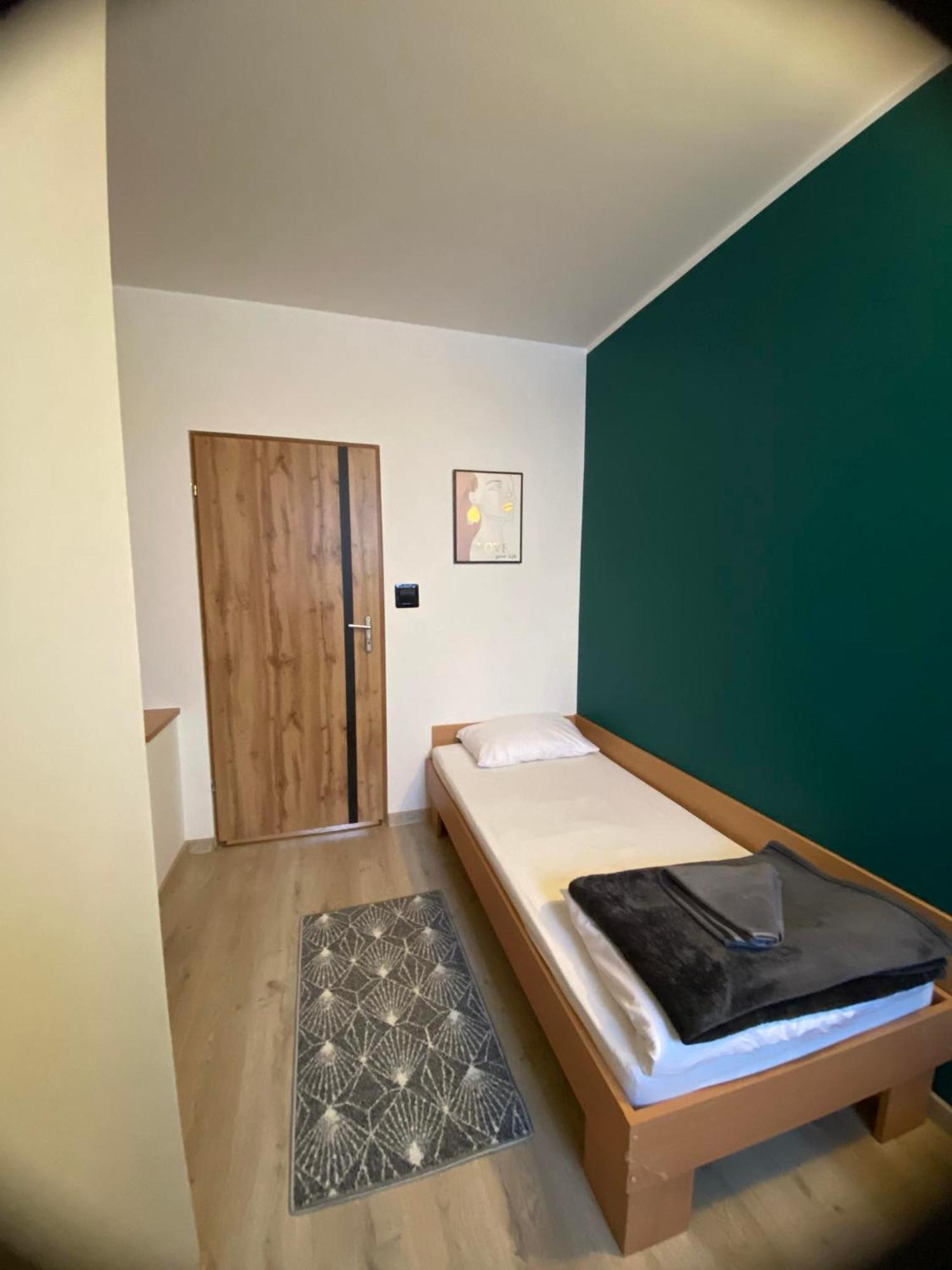 Hotel Milo - Noclegi Бартошице Екстериор снимка